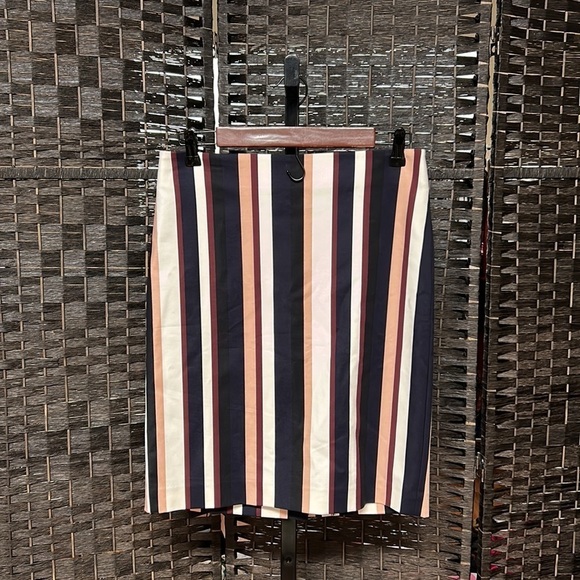 Ann Taylor Striped pencil Skirt Size 6 Petite brand new zips, lined - Picture 1 of 5